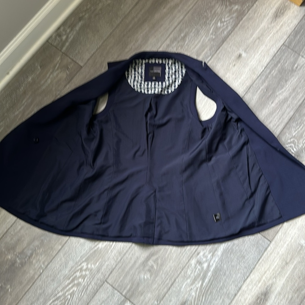 The Limited Double-Breasted Blazer Vest - Picture 4 of 10